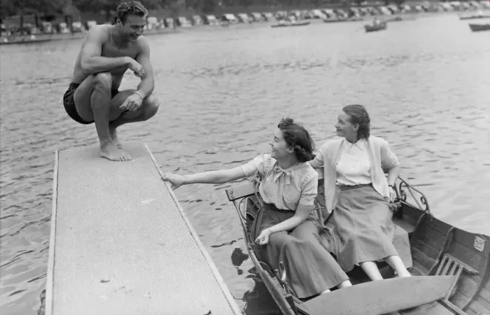 Framed Print : Tarzan swimming in London Serpentine. Lex Barker, 31 Framed Print : Tarzan swimming in London Serpentine. Lex Barker, 31
