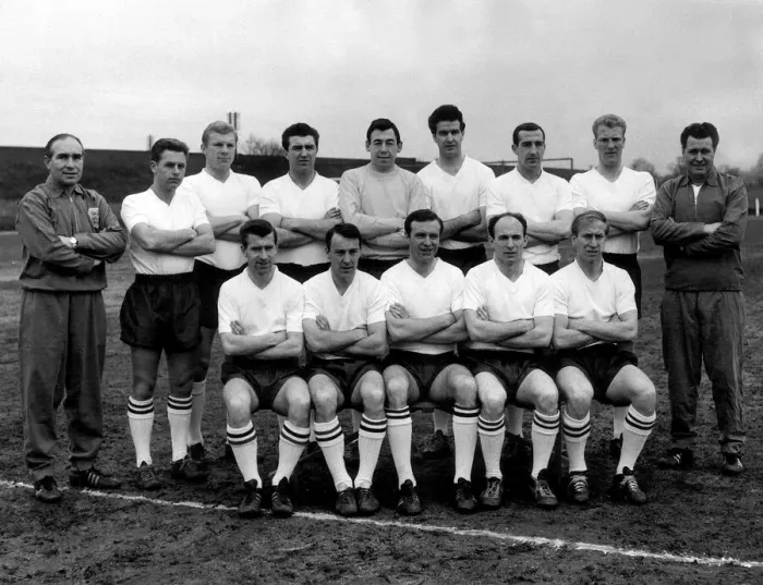 Framed Print : Team to meet Scotland at Wembley April 1963 International squad back row l-r Alf