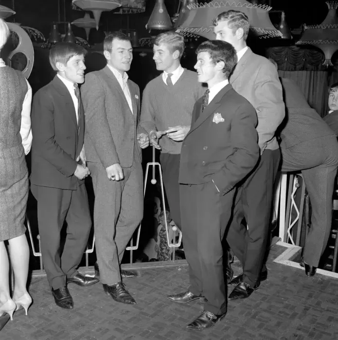 Framed Print : Teenager Fashions: Male Grooming: The teenage boys who go to the Ilford Palais have had Framed Print : Teenager Fashions: Male Grooming: The teenage boys who go to the Ilford Palais have had