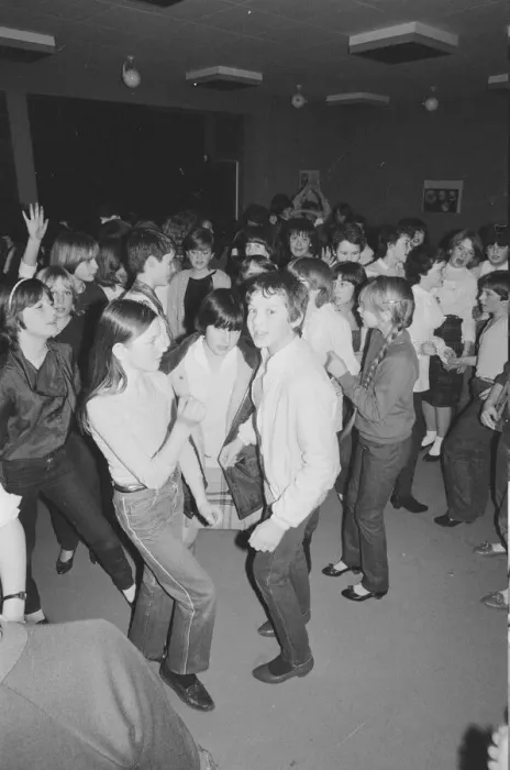 Framed Print : Teenagers at a Disco. 10th February 1982 Framed Print : Teenagers at a Disco. 10th February 1982