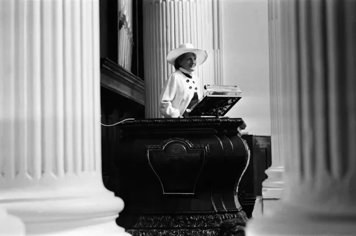Framed Print : Television chef, Fanny Cradock, speaking from the pulpit, St Mary Woolnoth Church Framed Print : Television chef, Fanny Cradock, speaking from the pulpit, St Mary Woolnoth Church