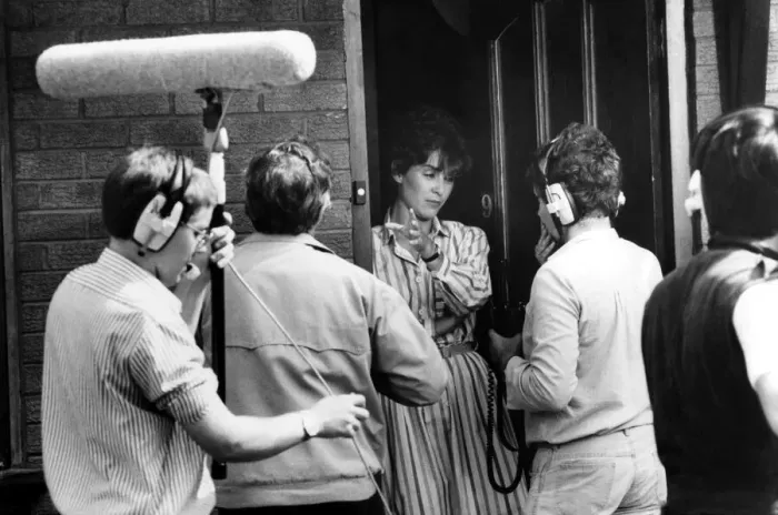Framed Print : Television programme - Brookside - A filming of an episode 19 August 1983 - Cast member Framed Print : Television programme - Brookside - A filming of an episode 19 August 1983 - Cast member