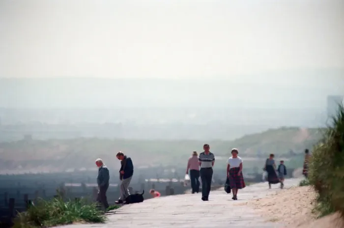 Framed Print : As temperatures rise at last the people of Teesside cast off those winter woolies