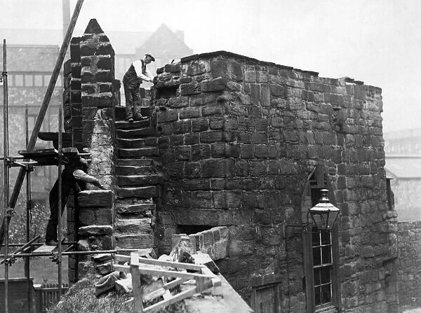 Tending the citys walls, workmen busy restoring Newcastle