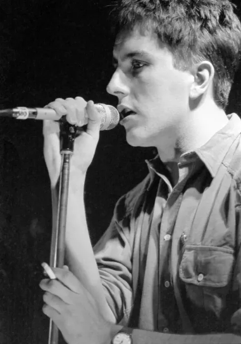 Framed Print : Terry Hall and The Colourfield performed on stage at Coventry Lanchester Polytechnic in Framed Print : Terry Hall and The Colourfield performed on stage at Coventry Lanchester Polytechnic in