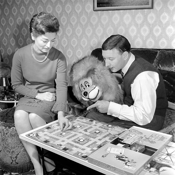 Terry Hall with Lenny the lion seen here at home. 1960 A1226-002