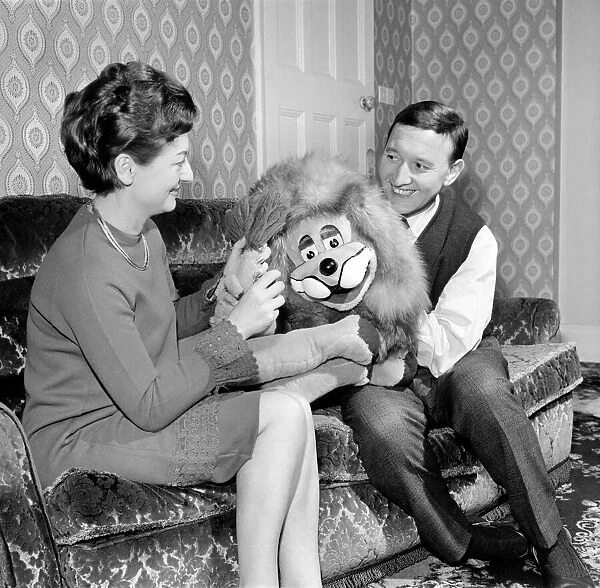 Terry Hall with Lenny the lion seen here at home. 1960 A1226-005