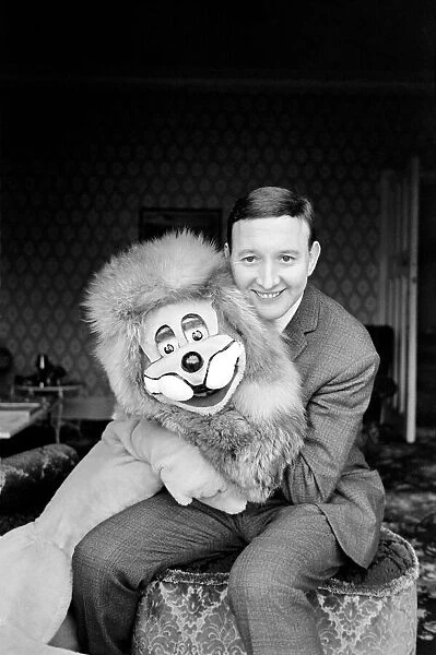 Terry Hall with Lenny the lion seen here at home. 1960 A1226-009