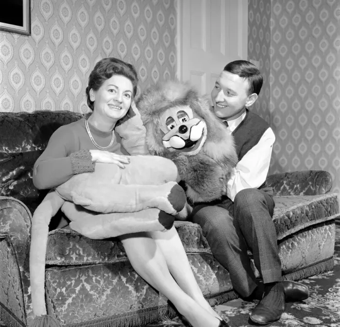 Framed Print : Terry Hall with Lenny the lion seen here at home. 1960 A1226 Framed Print : Terry Hall with Lenny the lion seen here at home. 1960 A1226
