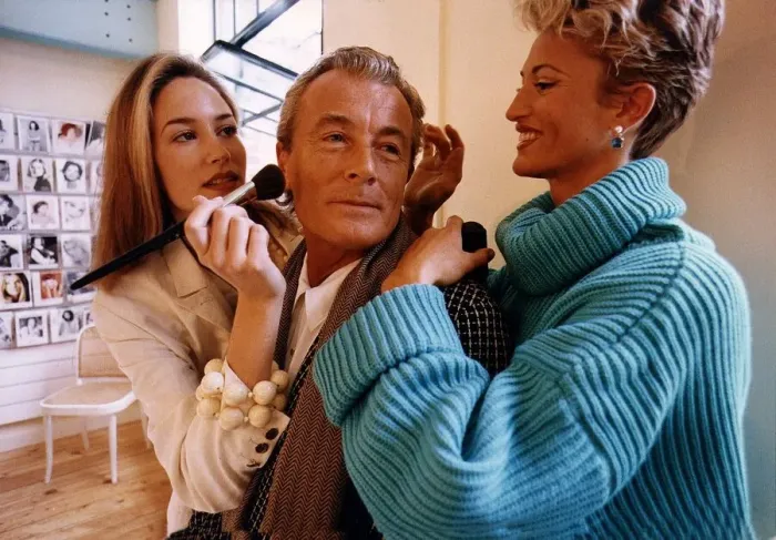 Framed Print : Terry O neil Photographer being made up by models Lisa Butcher left