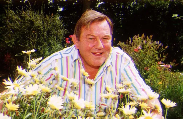 Framed Print : Terry Scott Comedy Actor in his garden at home dbase msi A©Mirrorpix Framed Print : Terry Scott Comedy Actor in his garden at home dbase msi A©Mirrorpix