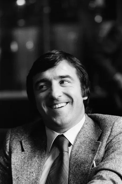 Framed Print : Terry Venables - Crystal Palace football manager pictured for The Daily Mirror