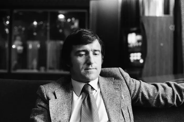 Framed Print : Terry Venables - Crystal Palace football manager pictured for The Daily Mirror