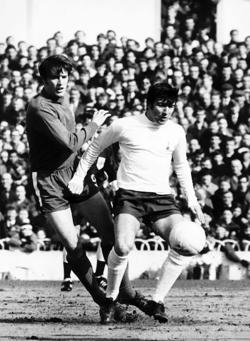 Framed Print : Terry Venables of Tottenham holds off Ian Hutchinson Mar1969 of Chelsea during Framed Print : Terry Venables of Tottenham holds off Ian Hutchinson Mar1969 of Chelsea during