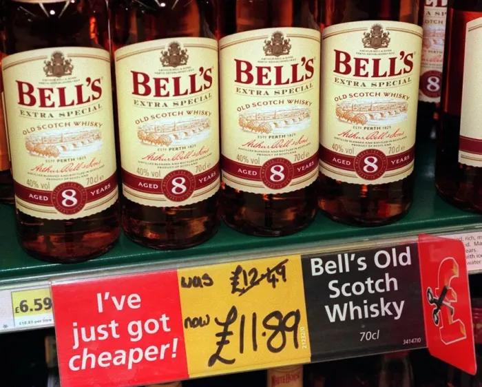 Framed Print : Tesco Price Cuts February 1999 Bells whisky reduced by 60p point of sale