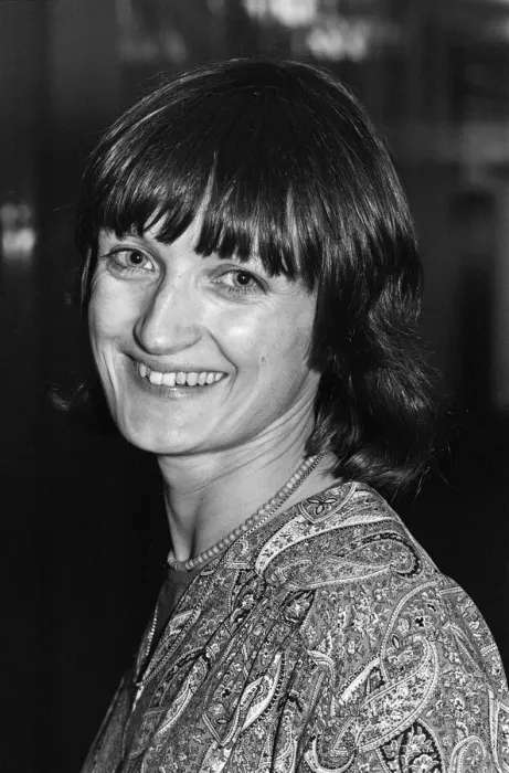 Framed Print : Tessa Jowell, Labour candidate in the Ilford North by-election. 24th January 1978 Framed Print : Tessa Jowell, Labour candidate in the Ilford North by-election. 24th January 1978