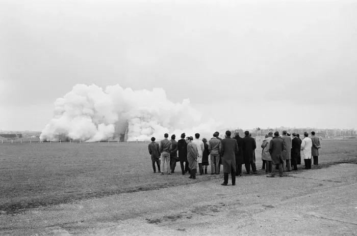 Framed Print : Testing at the Rocket Propulsion Establishment, Westcott, Buckinghamshire Framed Print : Testing at the Rocket Propulsion Establishment, Westcott, Buckinghamshire