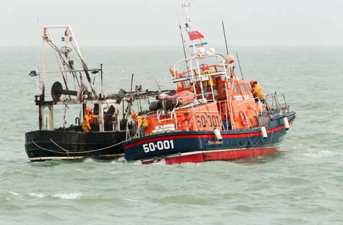 Framed Print : The Thames Class Dover Lifeboat coming to the assistance of the fishing vessel Framed Print : The Thames Class Dover Lifeboat coming to the assistance of the fishing vessel