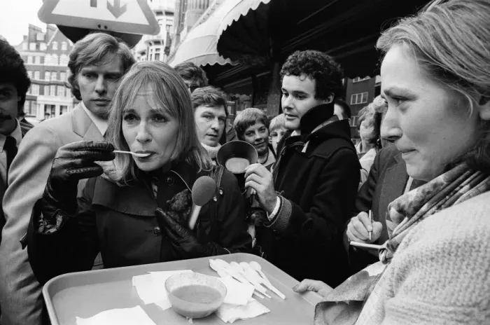 Framed Print : Thats Life'television star Esther Rantzen pictured asking passers-by to Framed Print : Thats Life'television star Esther Rantzen pictured asking passers-by to