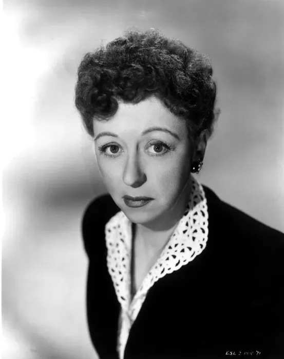 Framed Print : Thora Hird actress plays a leading role in the new Associated British kenwood production Framed Print : Thora Hird actress plays a leading role in the new Associated British kenwood production