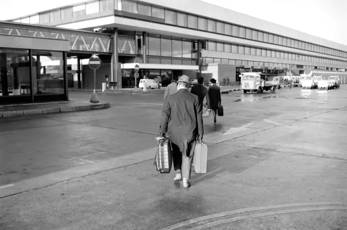 Framed Print : A thousand of Heathrow Airports 30, 000 ground staff stopped work for a mass