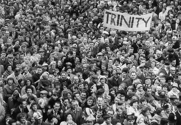 Thousands of fans lined the streets of Wakefield to greet the Wakefield Trinity teams