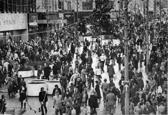 Framed Print : Thousands of people throng Liverpools Church Street this afternoon