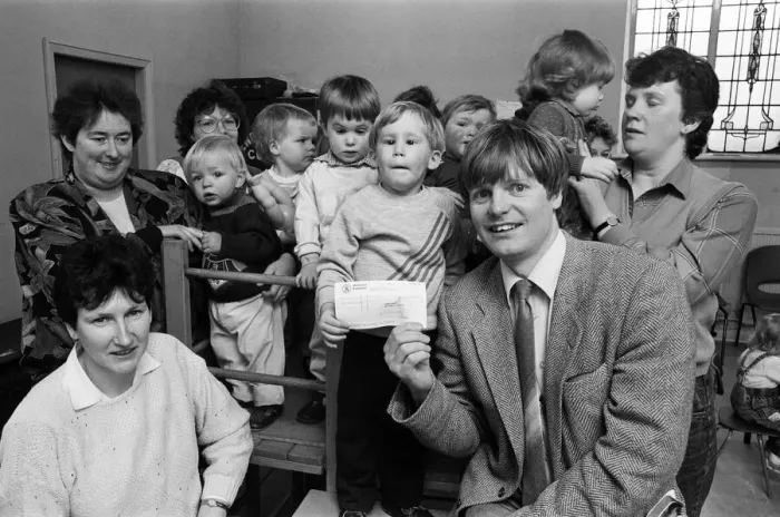 Framed Print : Three-year-old Phillip Auckland presents a £50 cheque from Denby Dale Mothers Framed Print : Three-year-old Phillip Auckland presents a £50 cheque from Denby Dale Mothers