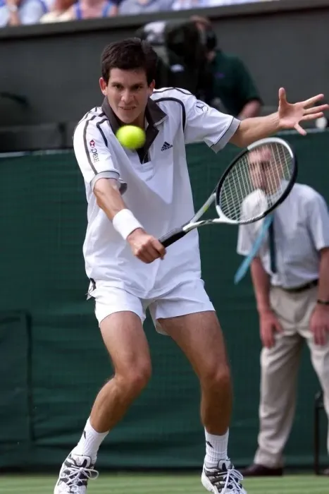 Framed Print : Tim Henman during his mens singles semi final match against Pete Sampras Framed Print : Tim Henman during his mens singles semi final match against Pete Sampras