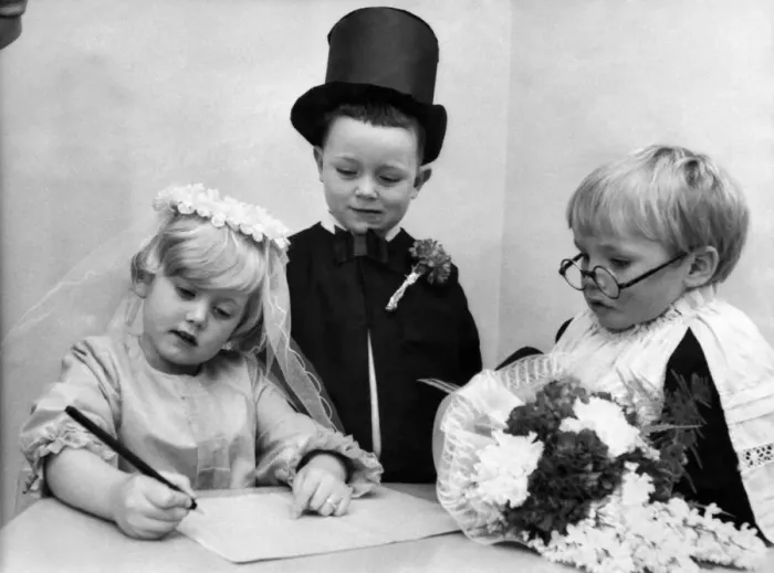 Framed Print : Tiny Tots at Bluebell Nursery at Huyton, Liverpool, took part in a mock wedding ceremony