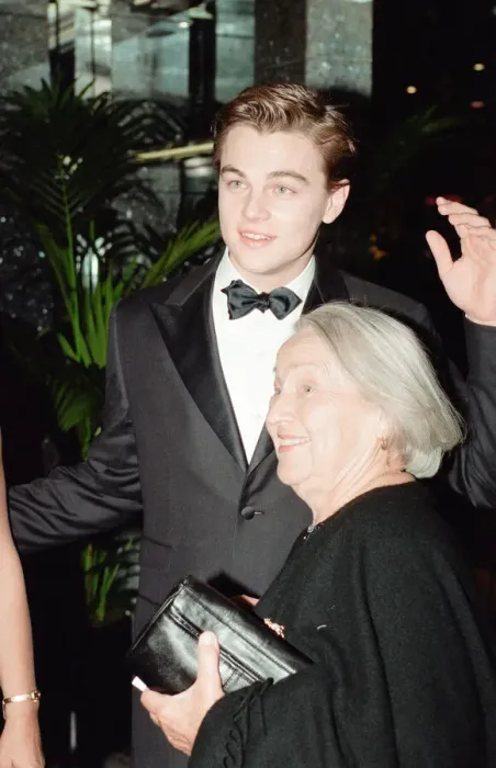Framed Print : Titanic 1997 film premiere at the Empire in Leicester Square, London