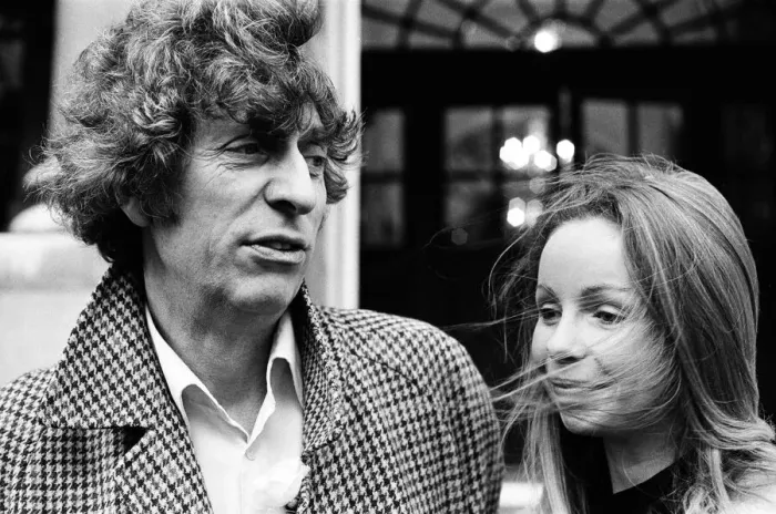 Framed Print : Tom Baker weds Lalla Ward at Chelsea Registry Office. 13th December 1980 Framed Print : Tom Baker weds Lalla Ward at Chelsea Registry Office. 13th December 1980