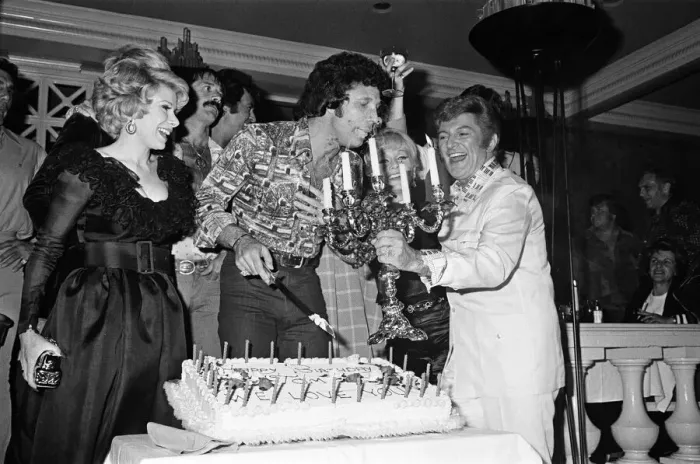 Framed Print : Tom Jones birthday party in Las Vegas with guests Liberace, Sonny Bono, Dionne Warwick