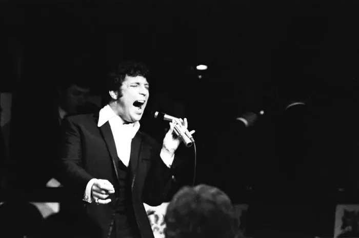Framed Print : Tom Jones gets the audience dancing on the tables at the Copacabana nightclub, New York Framed Print : Tom Jones gets the audience dancing on the tables at the Copacabana nightclub, New York