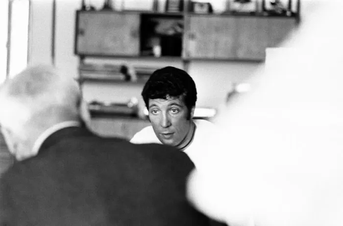 Framed Print : Tom Jones, Interview, pictured at his home in Sunbury on Thames, 21st August 1968 Framed Print : Tom Jones, Interview, pictured at his home in Sunbury on Thames, 21st August 1968