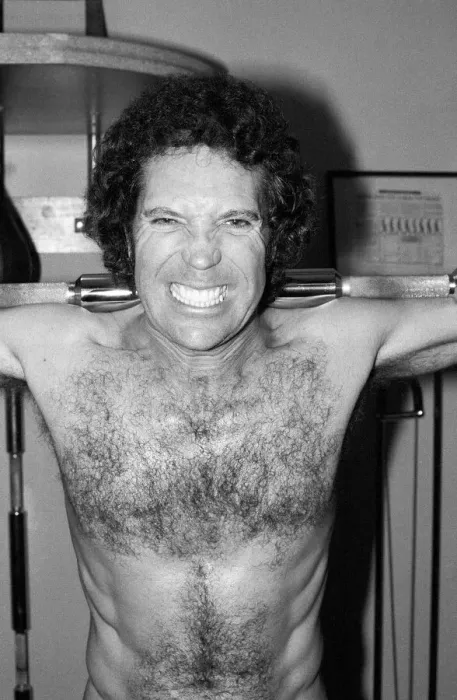 Framed Print : Tom Jones keeping fit. 2nd June 1980 Framed Print : Tom Jones keeping fit. 2nd June 1980