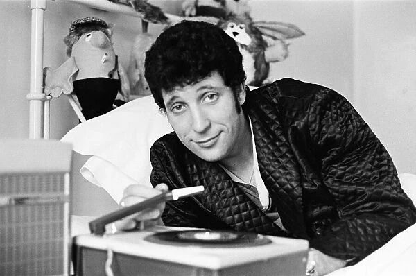 Tom Jones at the London Clinic recovering from a tonsils operation. 15th April 1966