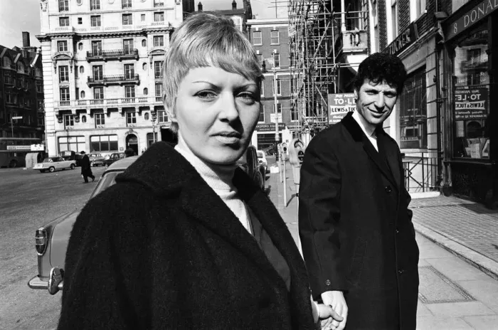 Framed Print : Tom Jones pop star and his wife Lyn Jones in London do some house hunting now that