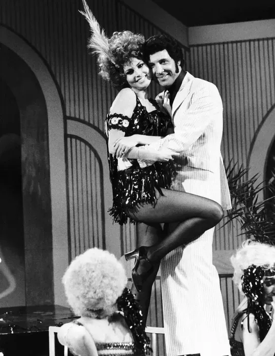 Framed Print : Tom Jones Singer with Raquel Welch together during filming Toms television show 1970