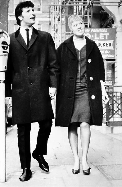 Tom Jones singer with wife 1965