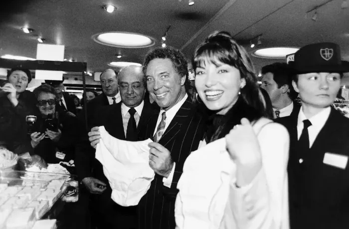 Framed Print : Tom Jones Welsh pop singer visits Harrods to see Chairman Mohamed Al Fayed Framed Print : Tom Jones Welsh pop singer visits Harrods to see Chairman Mohamed Al Fayed
