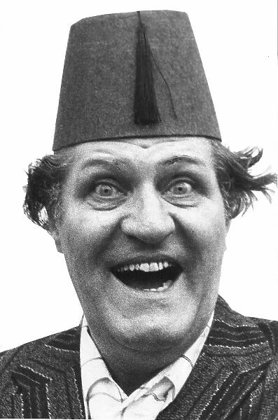 Tommy Cooper Comedian Dbase