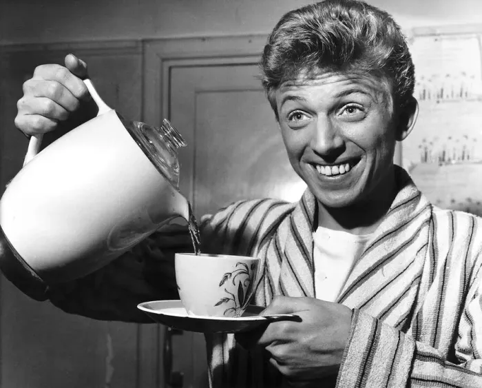Framed Print : Tommy Steele actor pouring a cup of tea