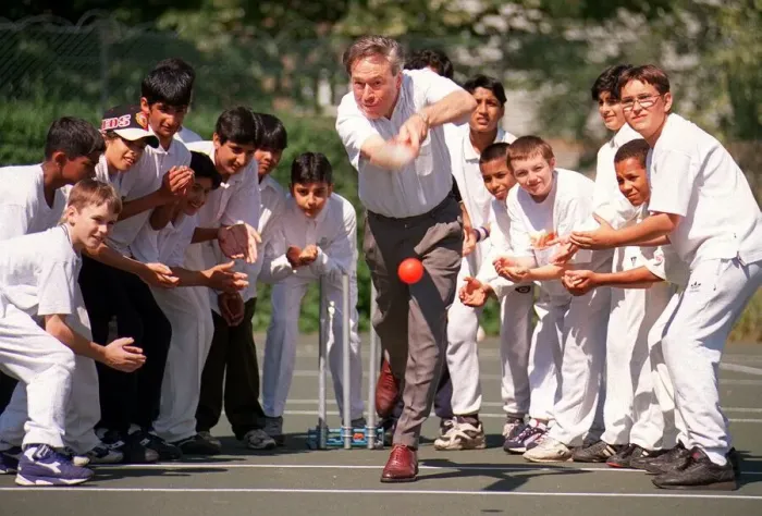 Framed Print : Tony Banks at cricket clinic in West Ham Park July 1997 Framed Print : Tony Banks at cricket clinic in West Ham Park July 1997