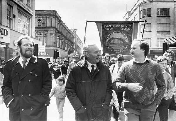 Tony Benn (centre) with Sunderland North MP Bob Clay (left