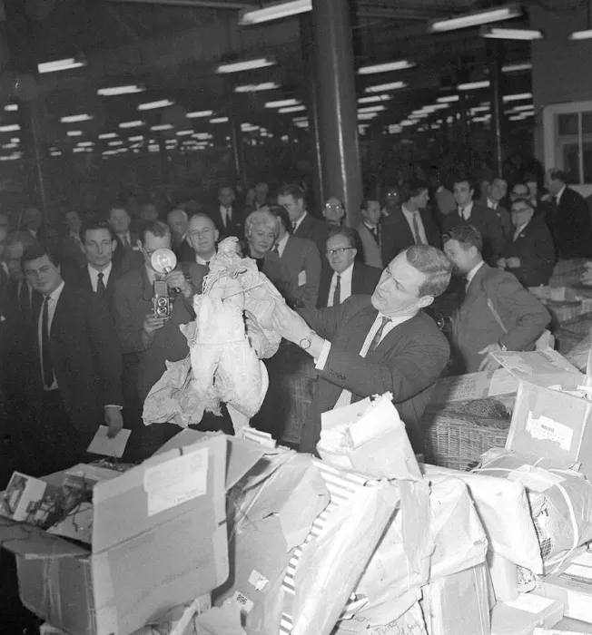 Framed Print : Tony Benn Labour MP July 1964 at Mount Pleasant sorting office London holding a turkey Framed Print : Tony Benn Labour MP July 1964 at Mount Pleasant sorting office London holding a turkey