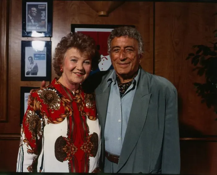 Framed Print : Tony Bennett singer July 1993 with actress Eileen McCallum