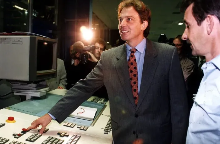 Framed Print : Tony Blair at Daily Record Cardonald plant pressing button. 1990s Framed Print : Tony Blair at Daily Record Cardonald plant pressing button. 1990s