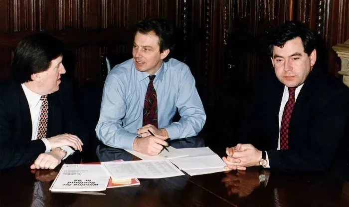 Framed Print : Tony Blair Labour party leader round table with George Robertson and Gordon Brown MPs Framed Print : Tony Blair Labour party leader round table with George Robertson and Gordon Brown MPs