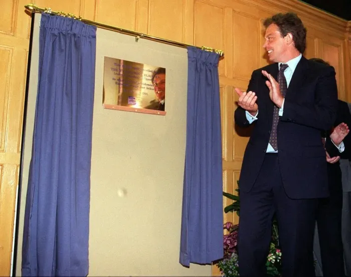 Framed Print : Tony Blair MP Labour leader unveilling plaque to commemorate the opening of Hamilton